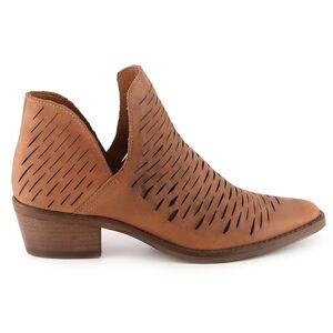 Steve Madden Arowe Western Ankle Bootie 6.5